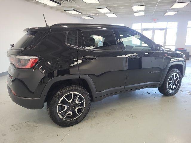 new 2025 Jeep Compass car, priced at $31,344