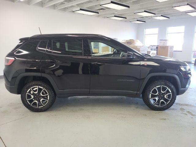 new 2025 Jeep Compass car, priced at $31,344