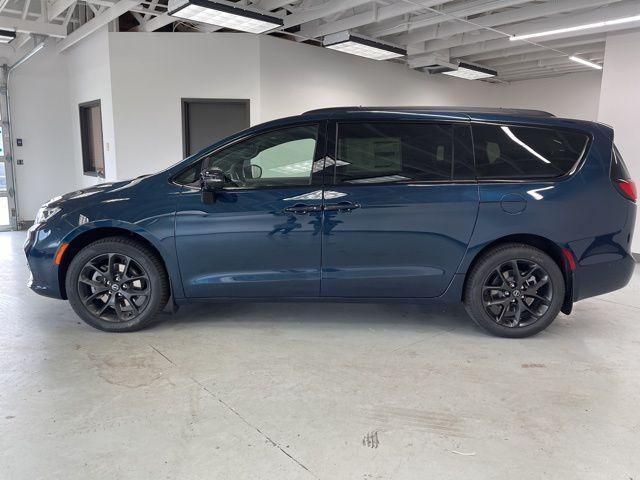 new 2025 Chrysler Pacifica car, priced at $53,554