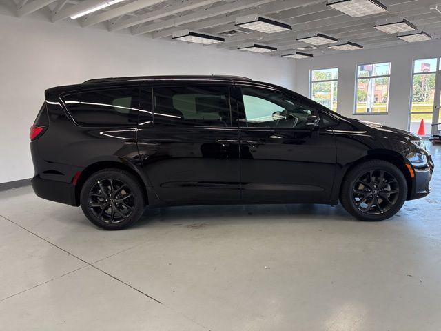 new 2026 Chrysler Pacifica car, priced at $53,453