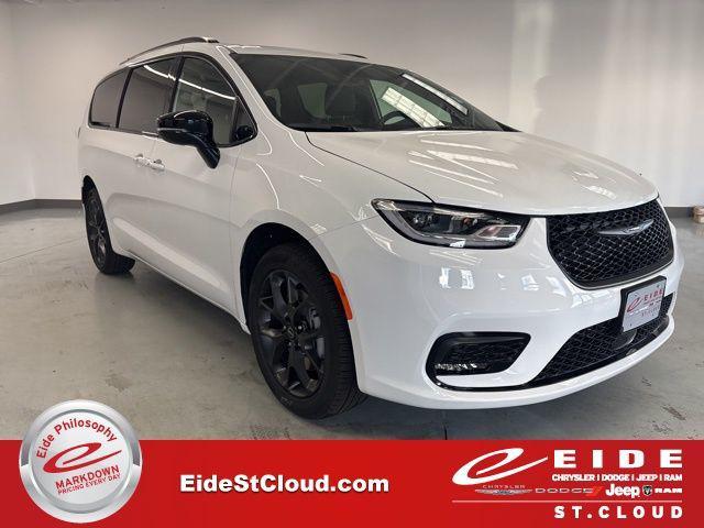 new 2026 Chrysler Pacifica car, priced at $49,959