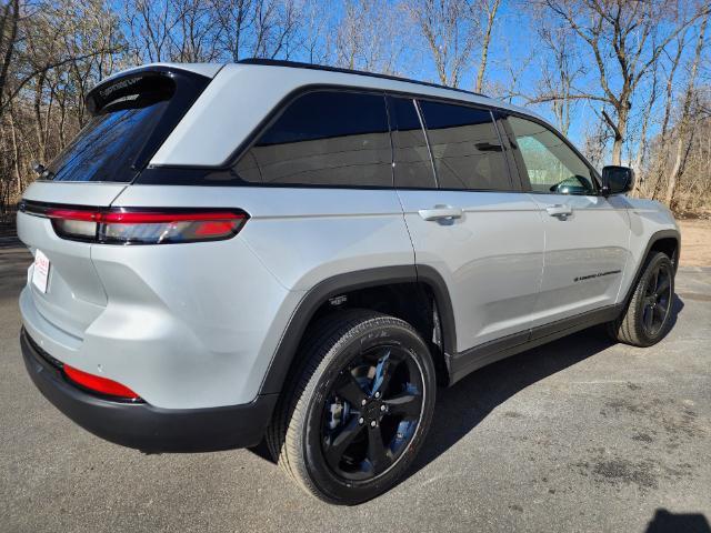 new 2024 Jeep Grand Cherokee car, priced at $45,244