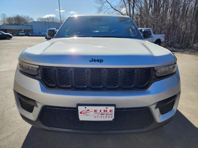 new 2024 Jeep Grand Cherokee car, priced at $45,244