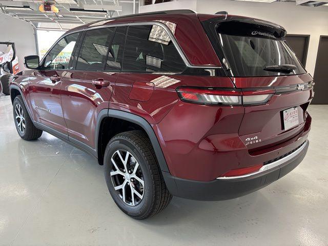 new 2025 Jeep Grand Cherokee car, priced at $44,182