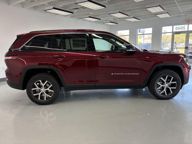 new 2025 Jeep Grand Cherokee car, priced at $44,182