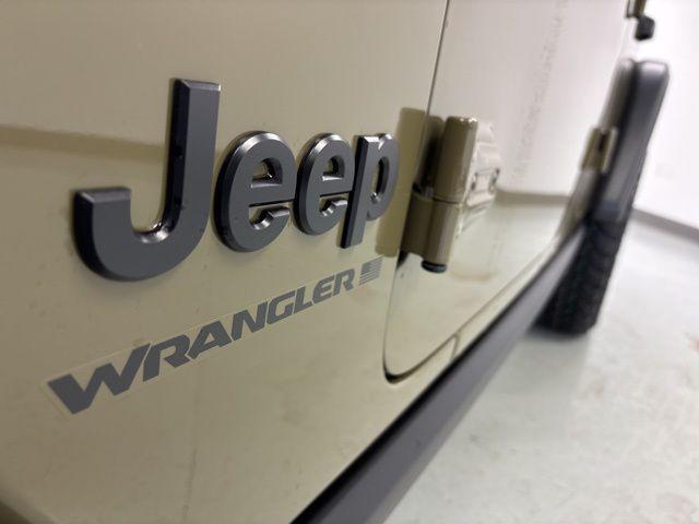 new 2025 Jeep Wrangler car, priced at $45,697