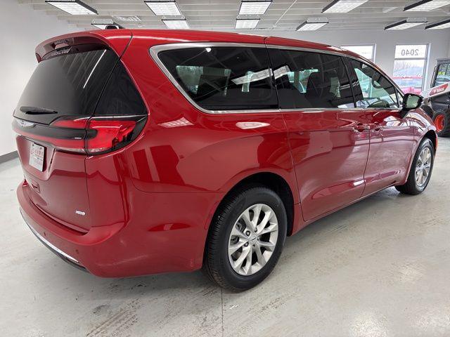 new 2025 Chrysler Pacifica car, priced at $41,612