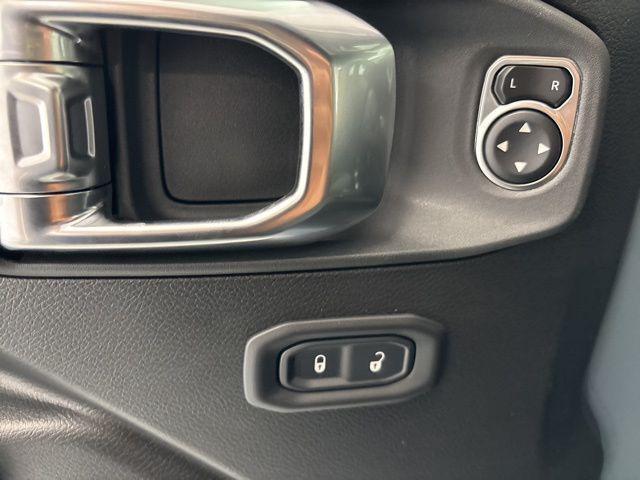 new 2025 Jeep Wrangler car, priced at $49,938