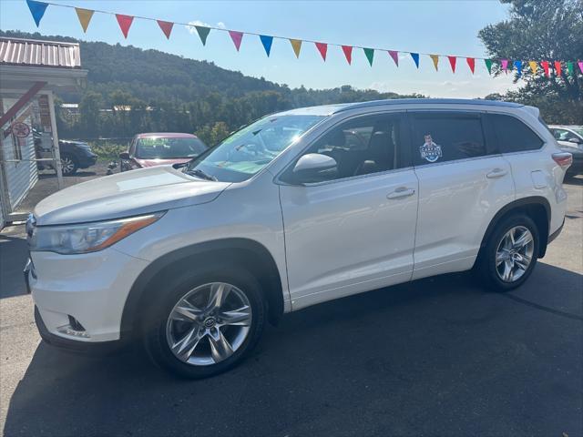 used 2016 Toyota Highlander car, priced at $23,995