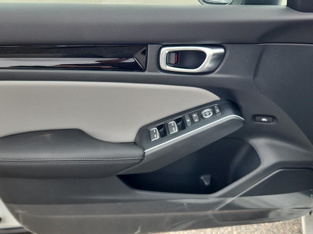 new 2026 Honda Civic Hybrid car, priced at $33,945