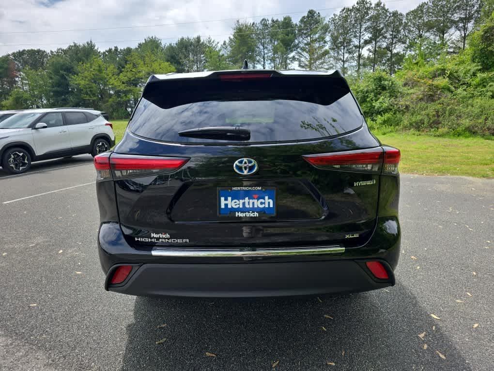 used 2023 Toyota Highlander Hybrid car, priced at $36,431