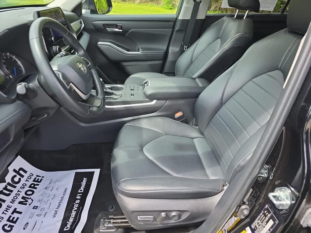 used 2023 Toyota Highlander Hybrid car, priced at $36,431