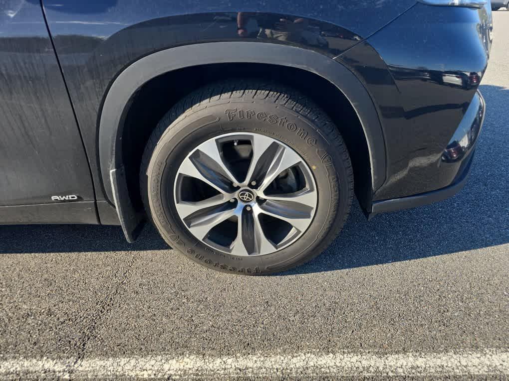 used 2023 Toyota Highlander Hybrid car, priced at $37,991