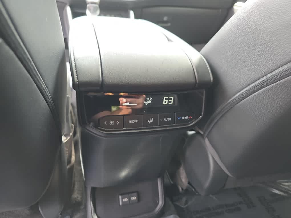 used 2023 Toyota Highlander Hybrid car, priced at $36,431