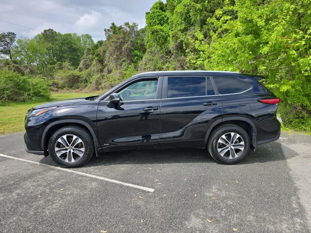 used 2023 Toyota Highlander Hybrid car, priced at $36,431