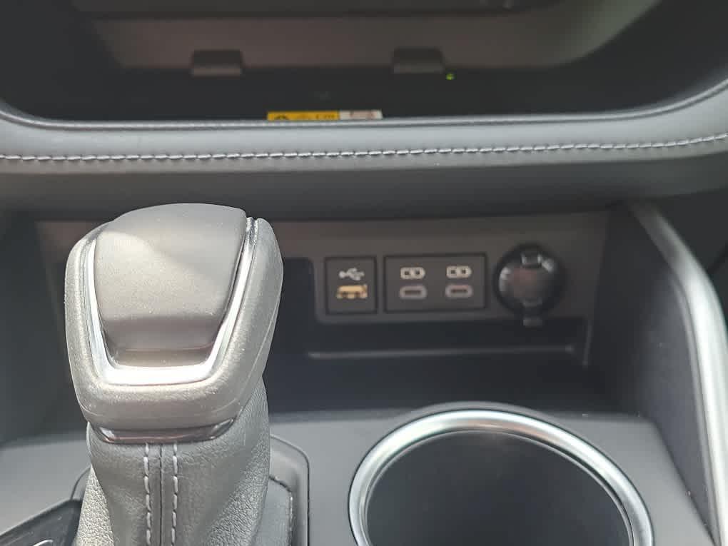 used 2023 Toyota Highlander Hybrid car, priced at $36,431