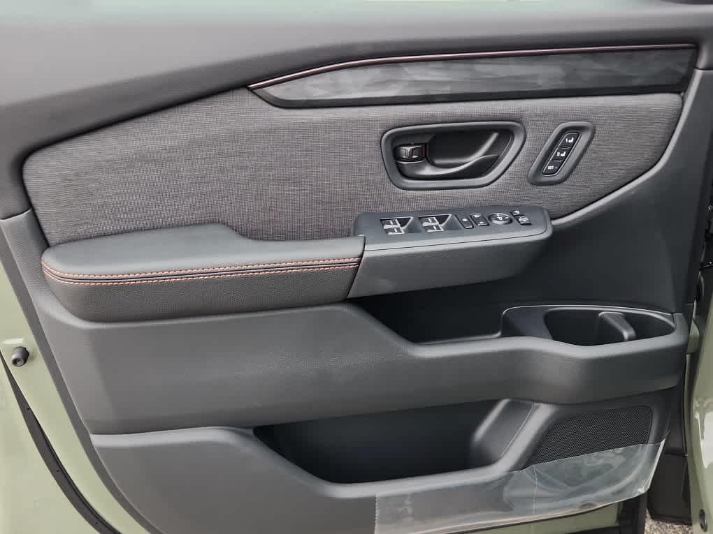 new 2026 Honda Passport car, priced at $50,400