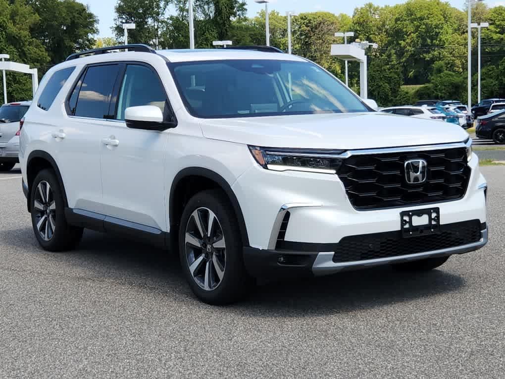new 2025 Honda Pilot car, priced at $51,505