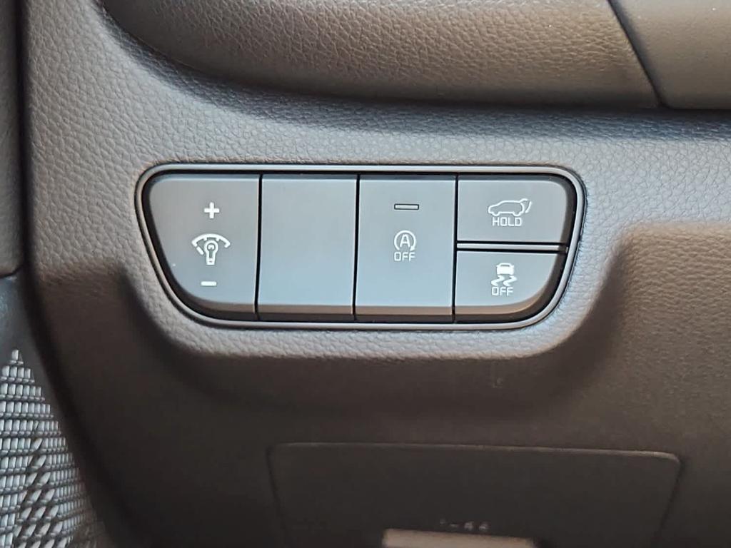 new 2025 Kia Seltos car, priced at $30,655