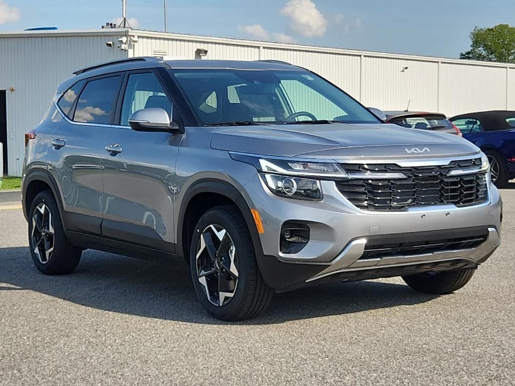 new 2025 Kia Seltos car, priced at $30,655