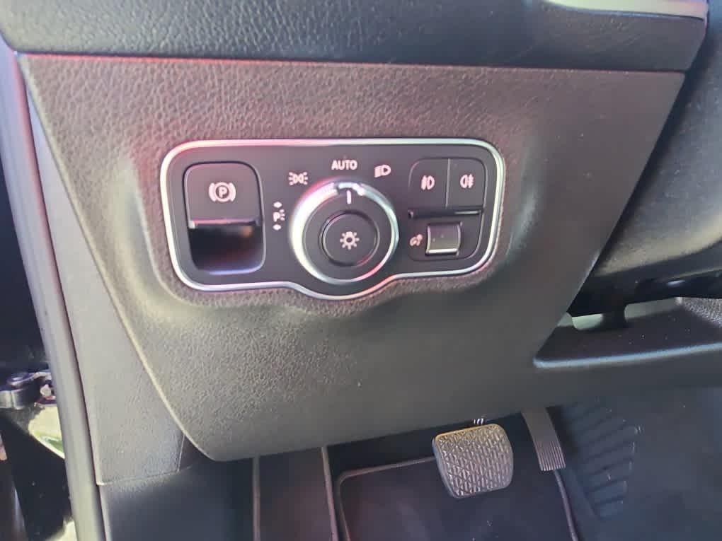 used 2021 Mercedes-Benz GLB 250 car, priced at $27,356