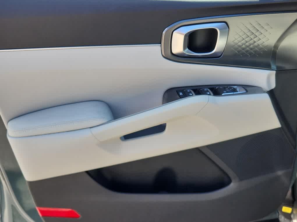 new 2025 Kia Sorento Hybrid car, priced at $43,430
