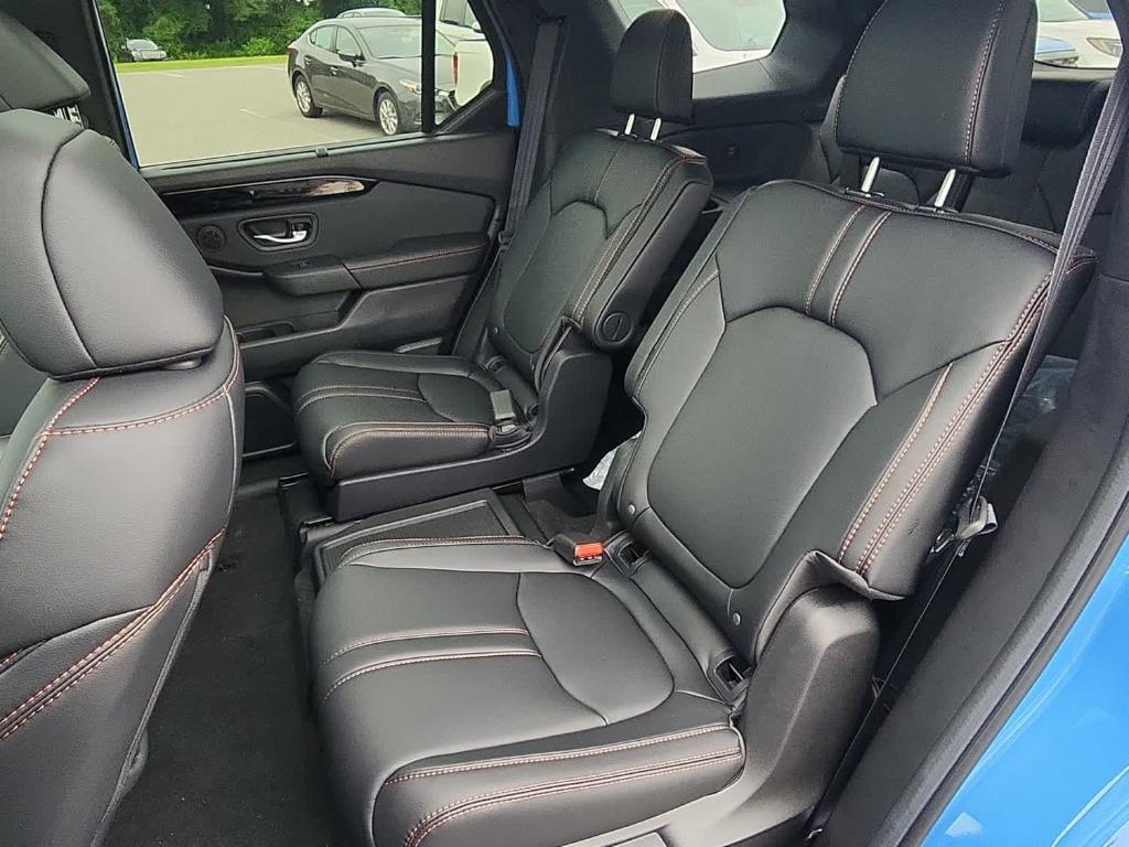 new 2025 Honda Pilot car, priced at $51,305