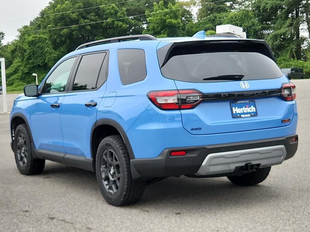 new 2025 Honda Pilot car, priced at $51,305