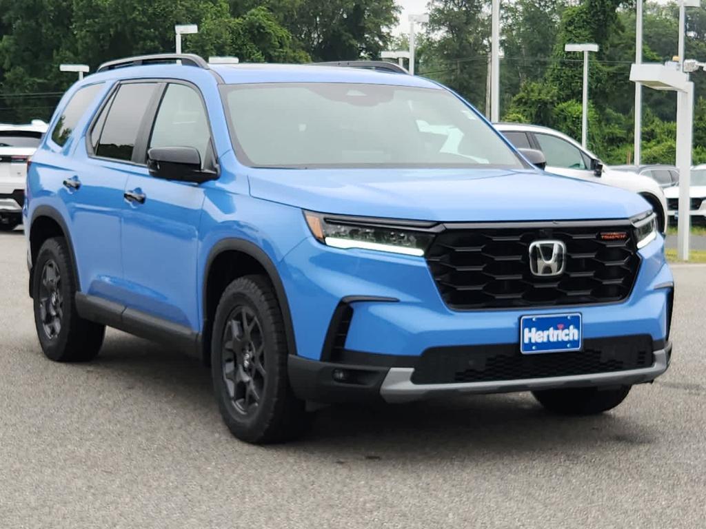 new 2025 Honda Pilot car, priced at $51,305