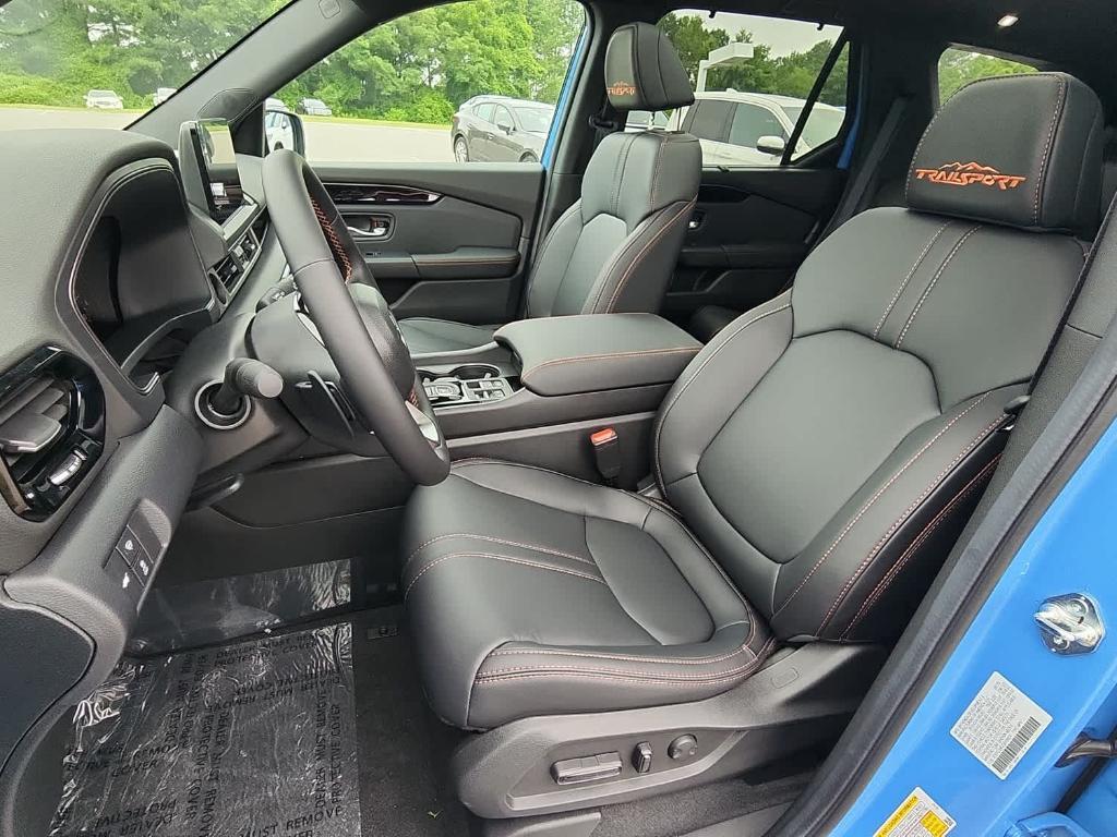 new 2025 Honda Pilot car, priced at $51,305