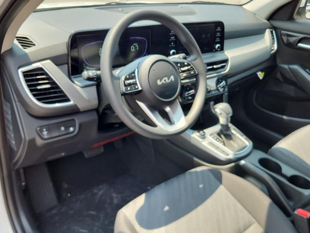 new 2025 Kia Seltos car, priced at $26,670