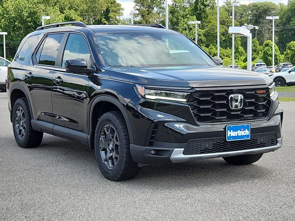 new 2025 Honda Pilot car, priced at $50,850