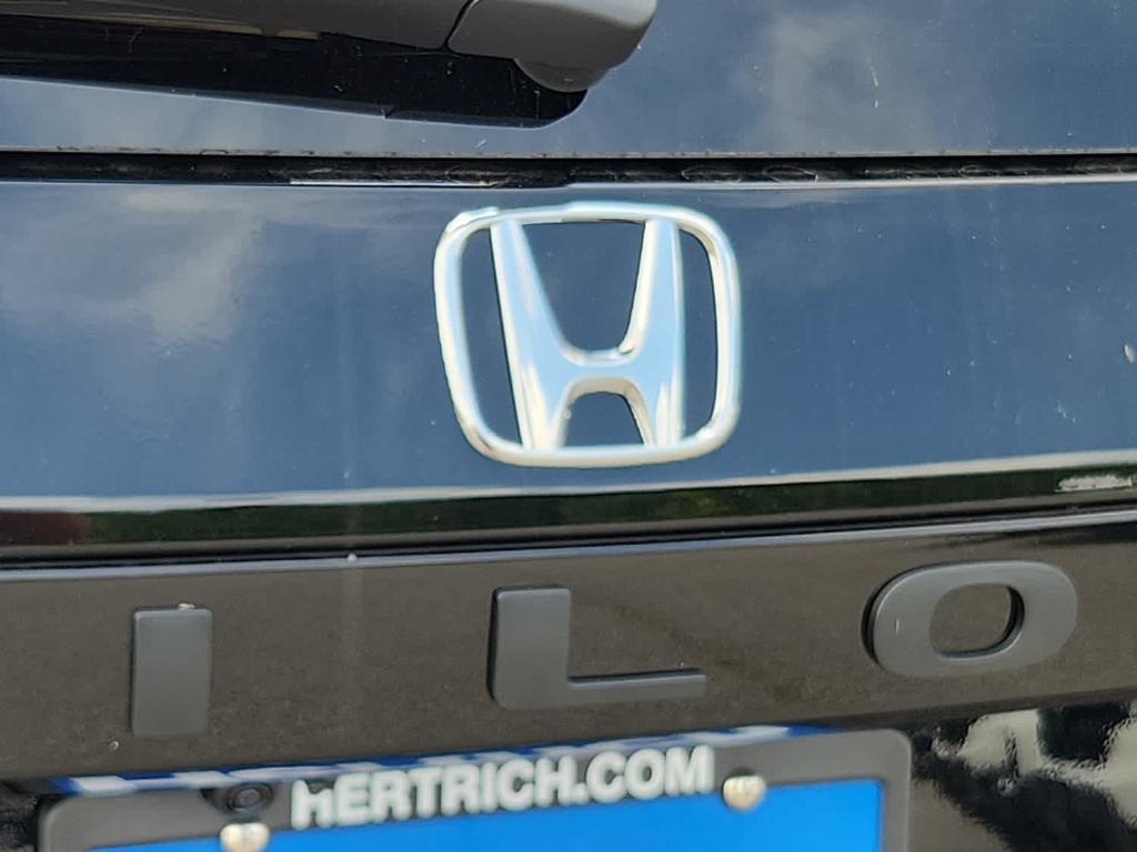 new 2025 Honda Pilot car, priced at $50,850