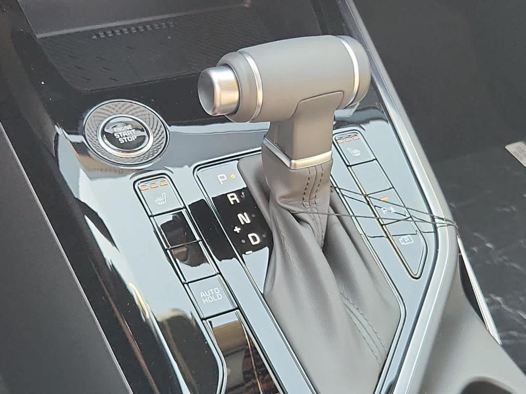 new 2025 Kia Niro car, priced at $32,260