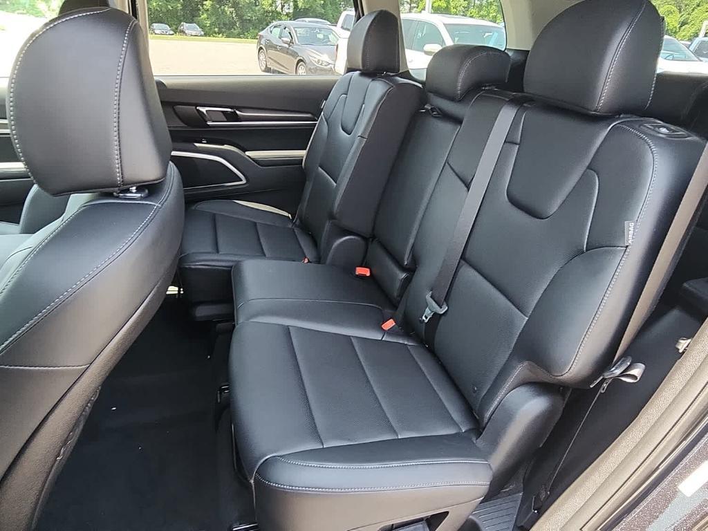 new 2025 Kia Telluride car, priced at $38,030