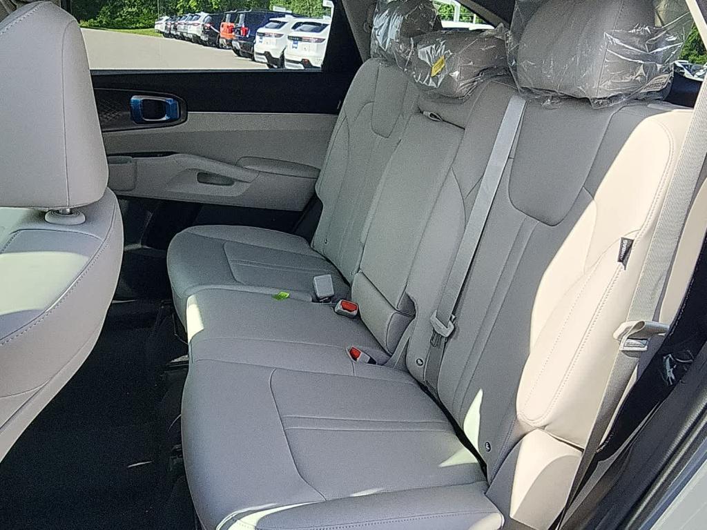 new 2025 Kia Sorento car, priced at $38,800