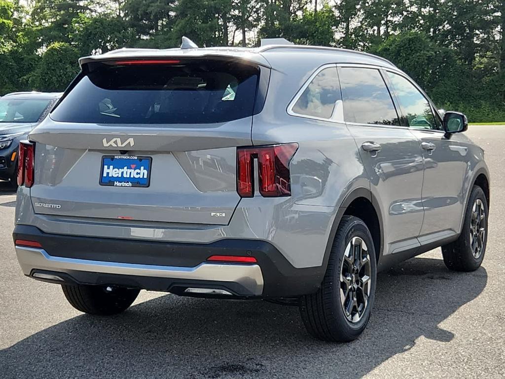 new 2025 Kia Sorento car, priced at $38,800