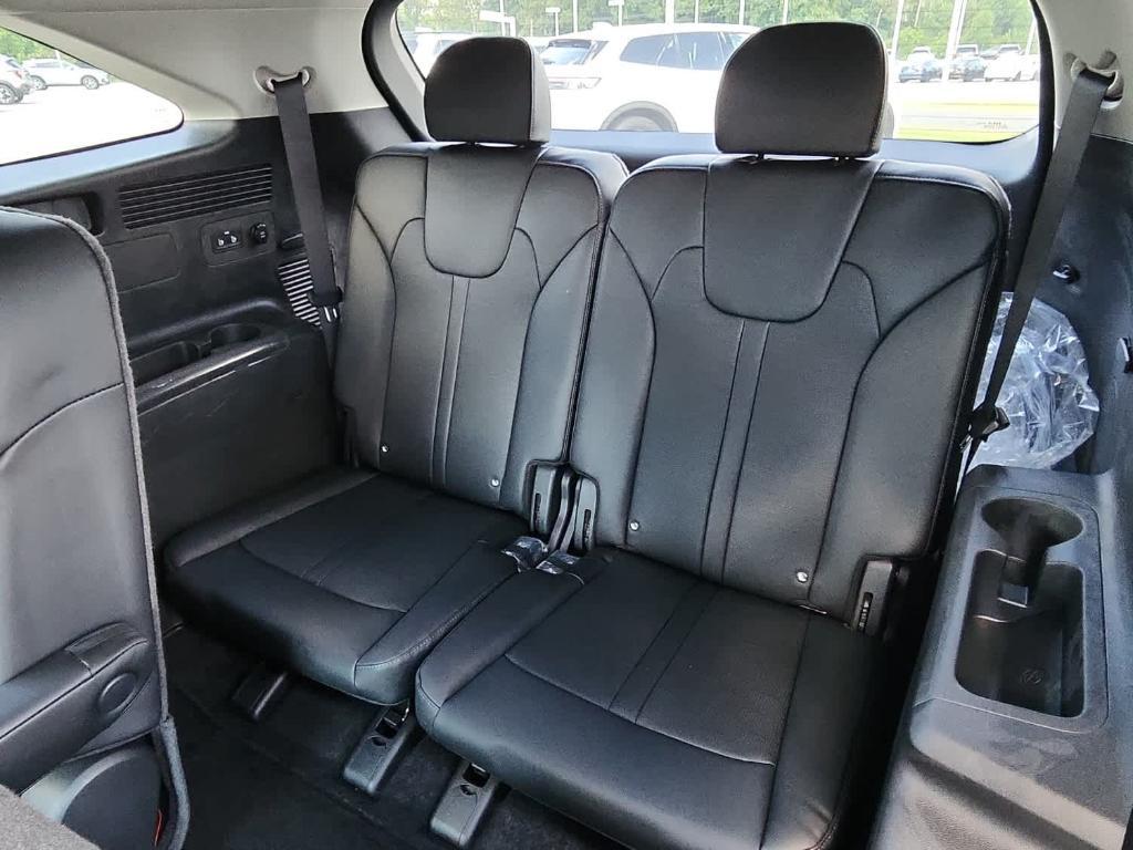 new 2025 Kia Sorento Hybrid car, priced at $42,130