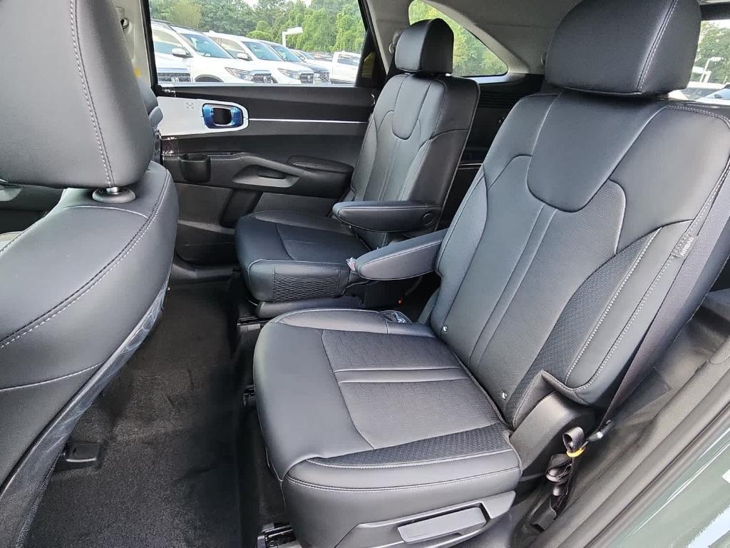 new 2025 Kia Sorento Hybrid car, priced at $42,130