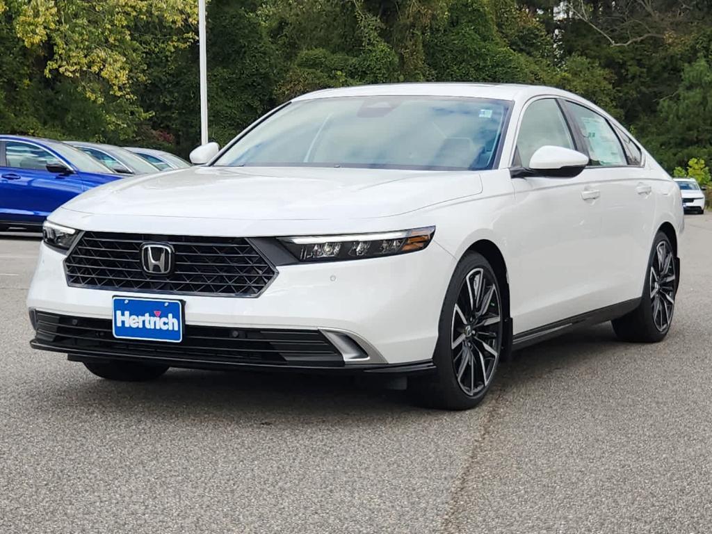 new 2025 Honda Accord Hybrid car, priced at $40,905