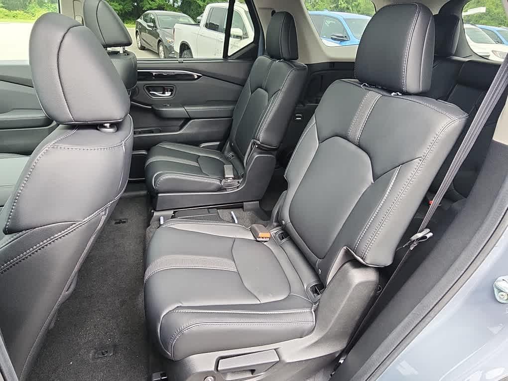 new 2025 Honda Pilot car, priced at $51,505