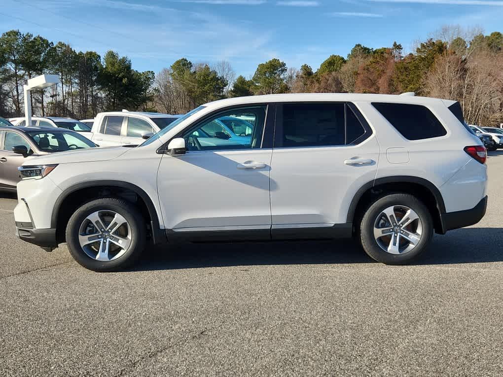 new 2025 Honda Pilot car, priced at $47,505