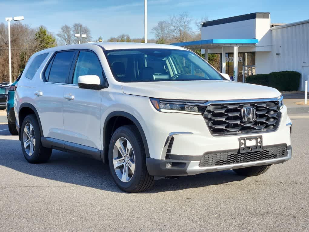 new 2025 Honda Pilot car, priced at $47,505