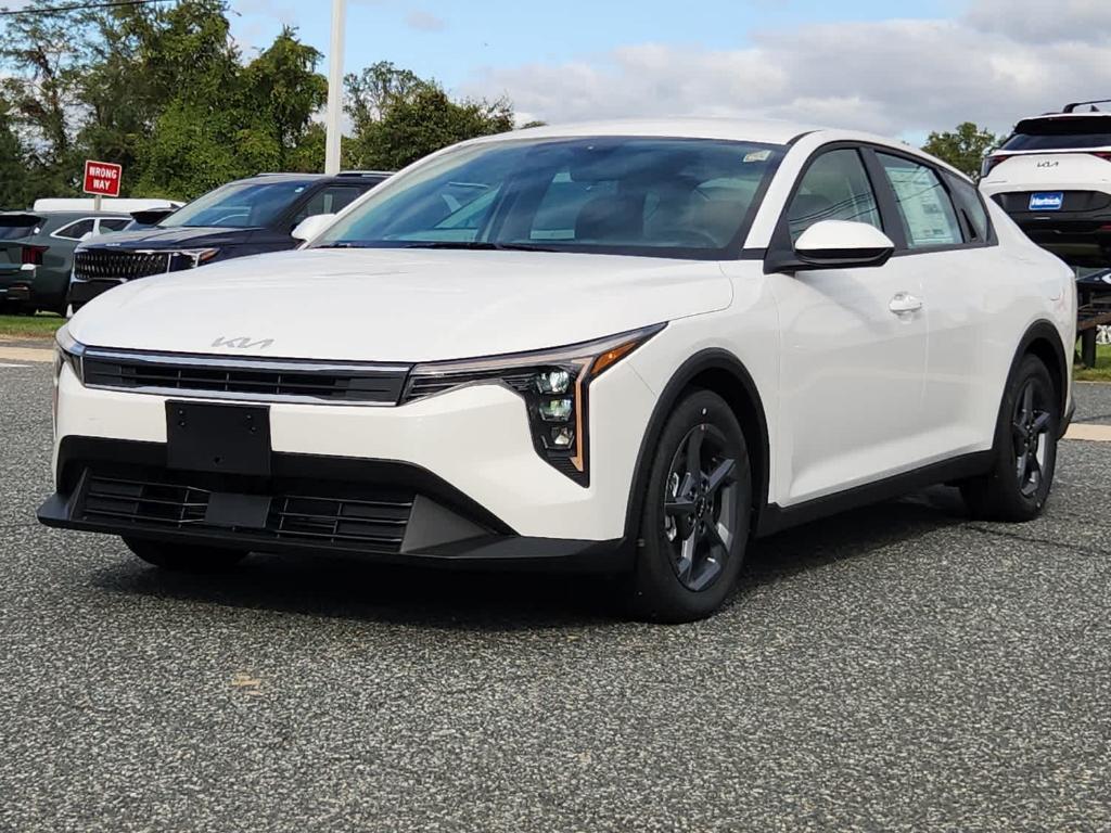 new 2025 Kia K4 car, priced at $24,960