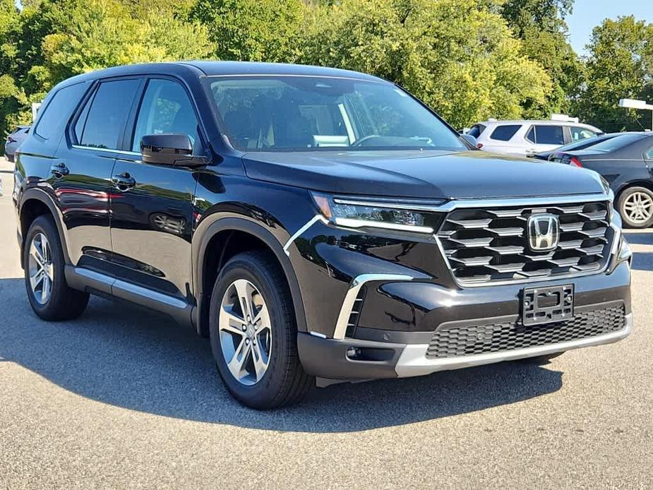 new 2025 Honda Pilot car, priced at $45,425