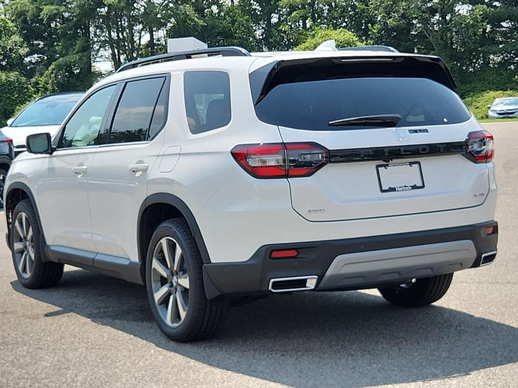 new 2025 Honda Pilot car, priced at $55,715