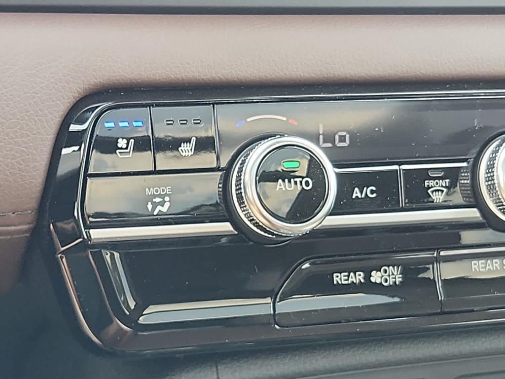 new 2025 Honda Pilot car, priced at $55,715