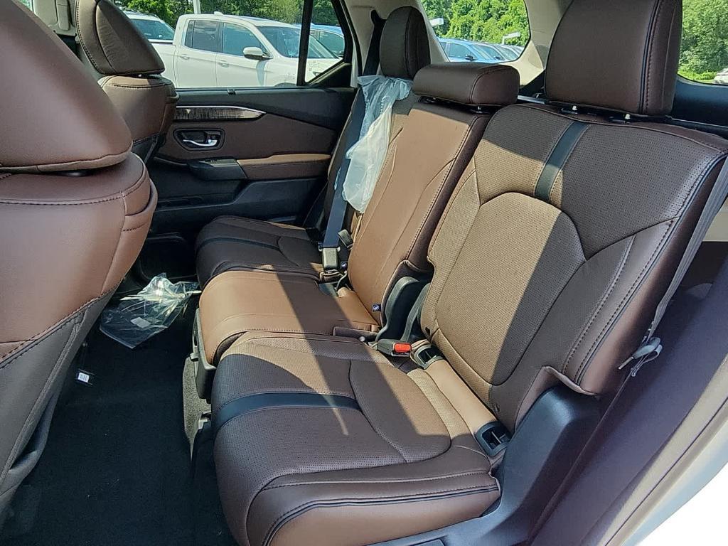 new 2025 Honda Pilot car, priced at $55,715