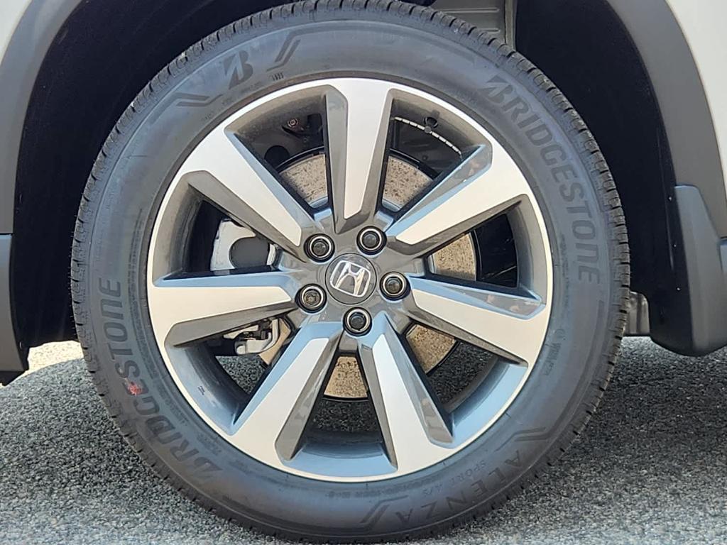 new 2025 Honda Pilot car, priced at $55,715