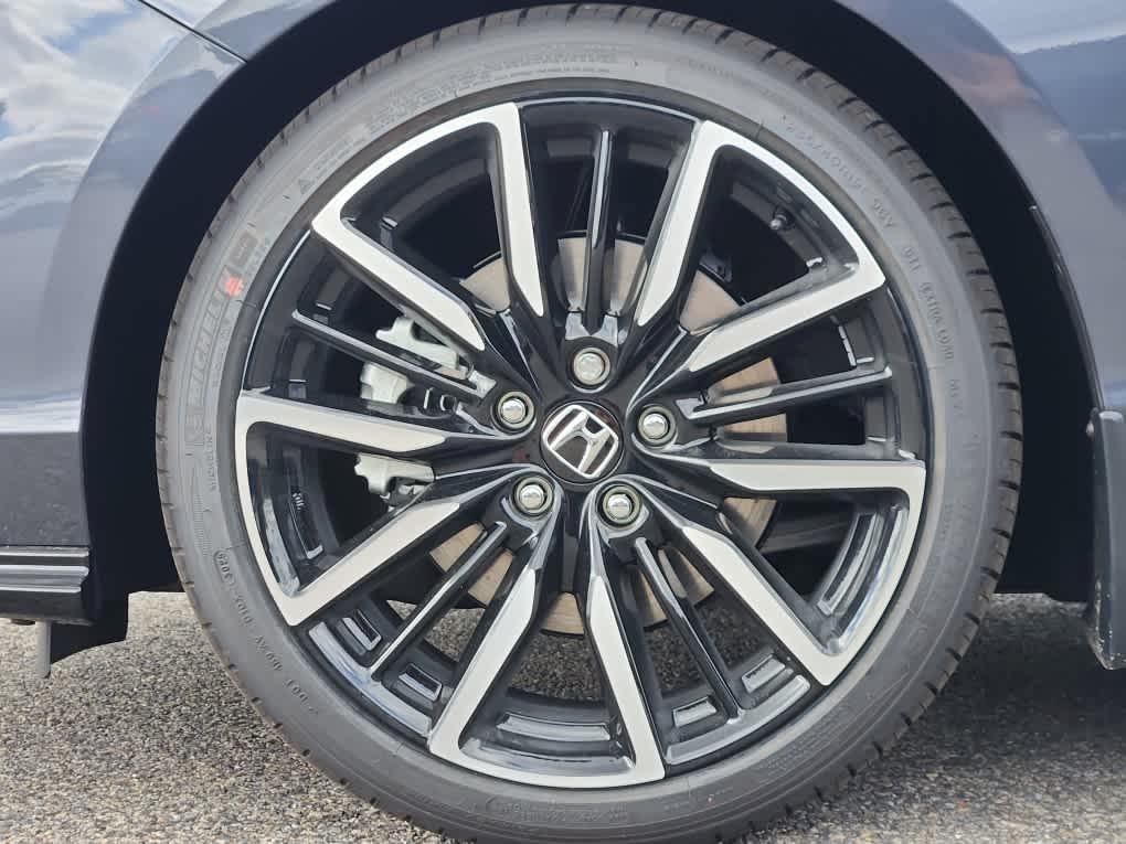 new 2025 Honda Accord Hybrid car, priced at $40,495